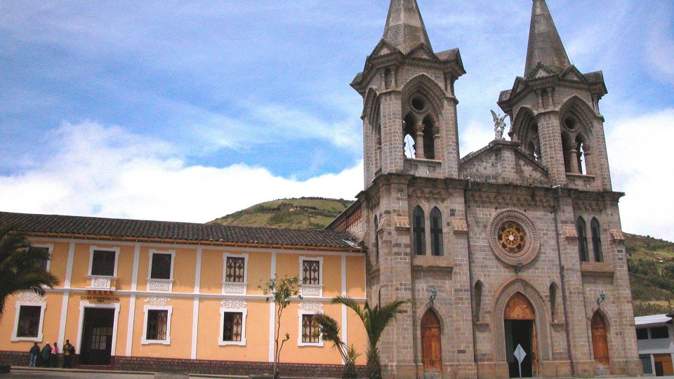 Carchi - Iglesia Ángel