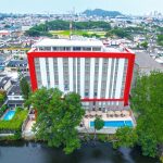 Hotel Radisson Guayaquil <img src="http://turismoaccesible.ec/site/wp-content/uploads/accesibilidad/semaforo_alto1.png"  width="150px">